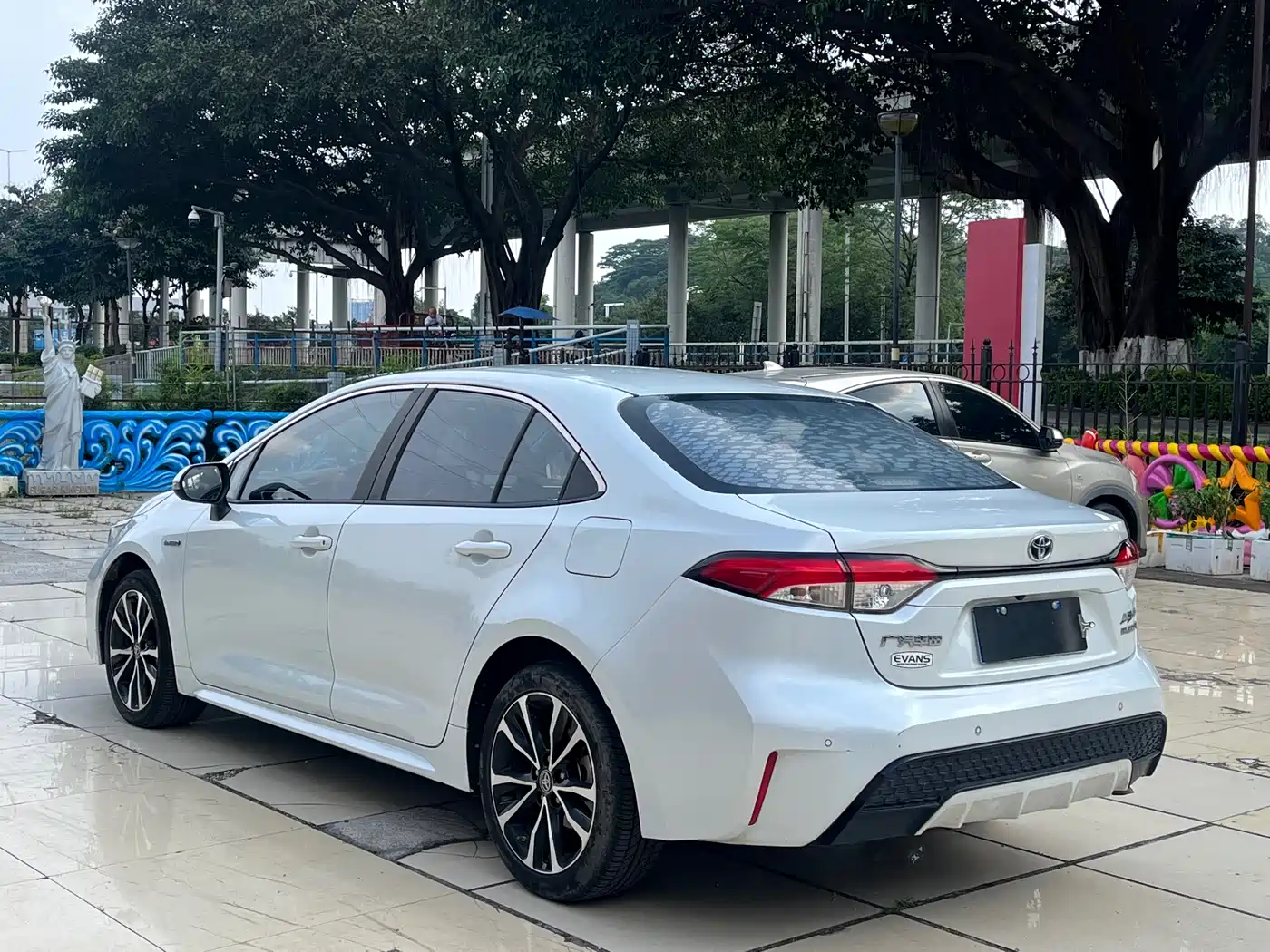 Toyota Levin 2021 Dual Engine 1.8H E-CVT Sport фото 4