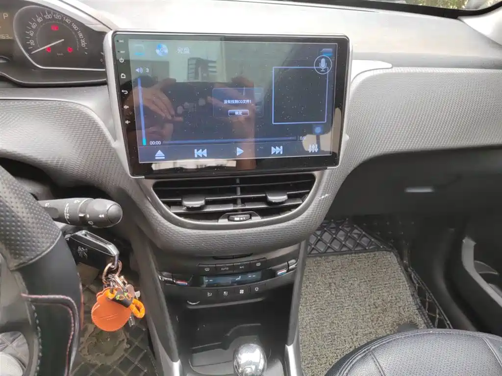 Peugeot 2008 2014 1.6L Automatic Fashion Edition фото 9