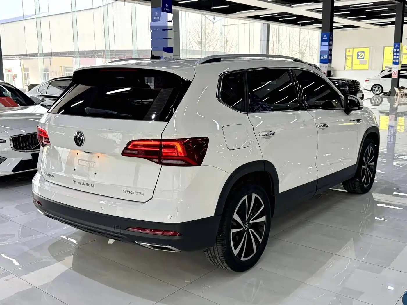 Volkswagen Tharu 2022 280TSI FWD Luxury Edition фото 11
