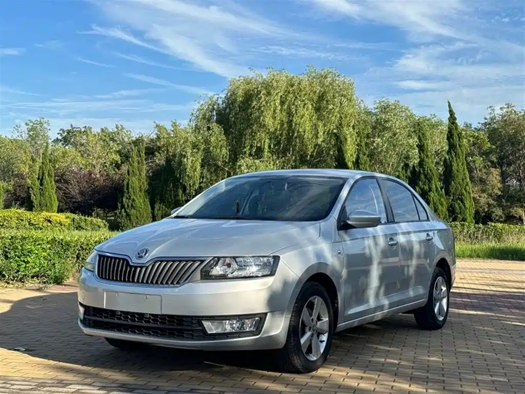 Škoda Rapid 2013 1.4L Manual Smart Selection
