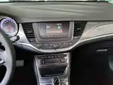 Photo 13 - Buick Verano