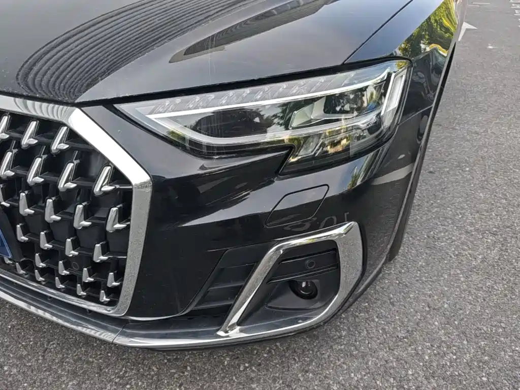 Фото 24 - Audi A8
