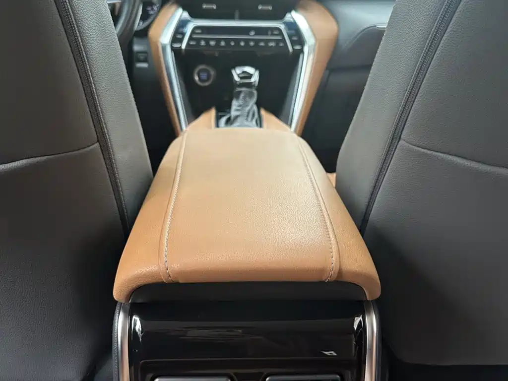 Toyota Venza 2022 2.0L CVT 2WD Premium фото 11