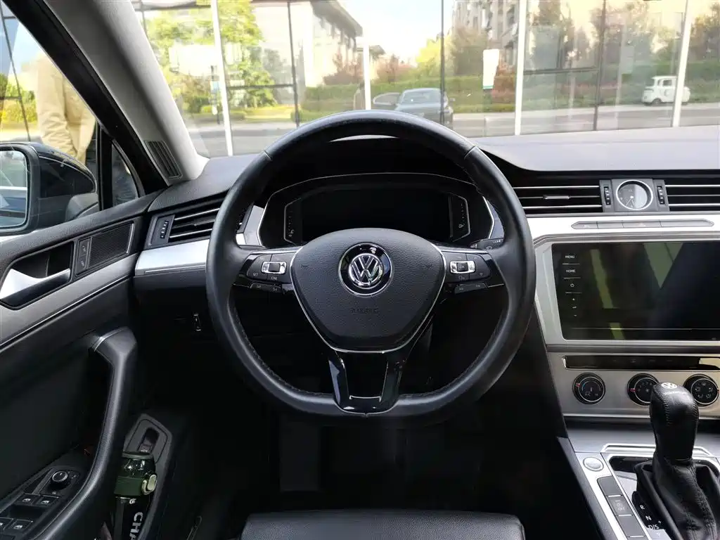 Volkswagen Magotan 2018 280TSI DSG Premium фото 6