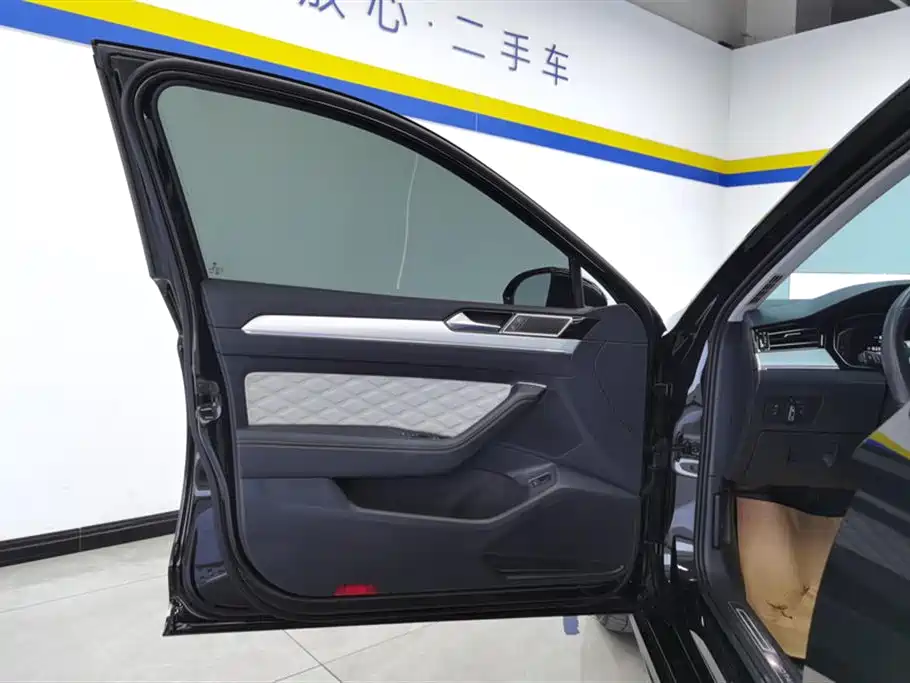 Volkswagen Magotan 2023 Model 2 Million Commemorative Edition 330TSI DSG Luxury фото 7