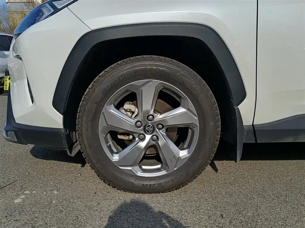 Toyota RAV4 Rongfang 2020 2.0L CVT AWD Trend Edition фото 27