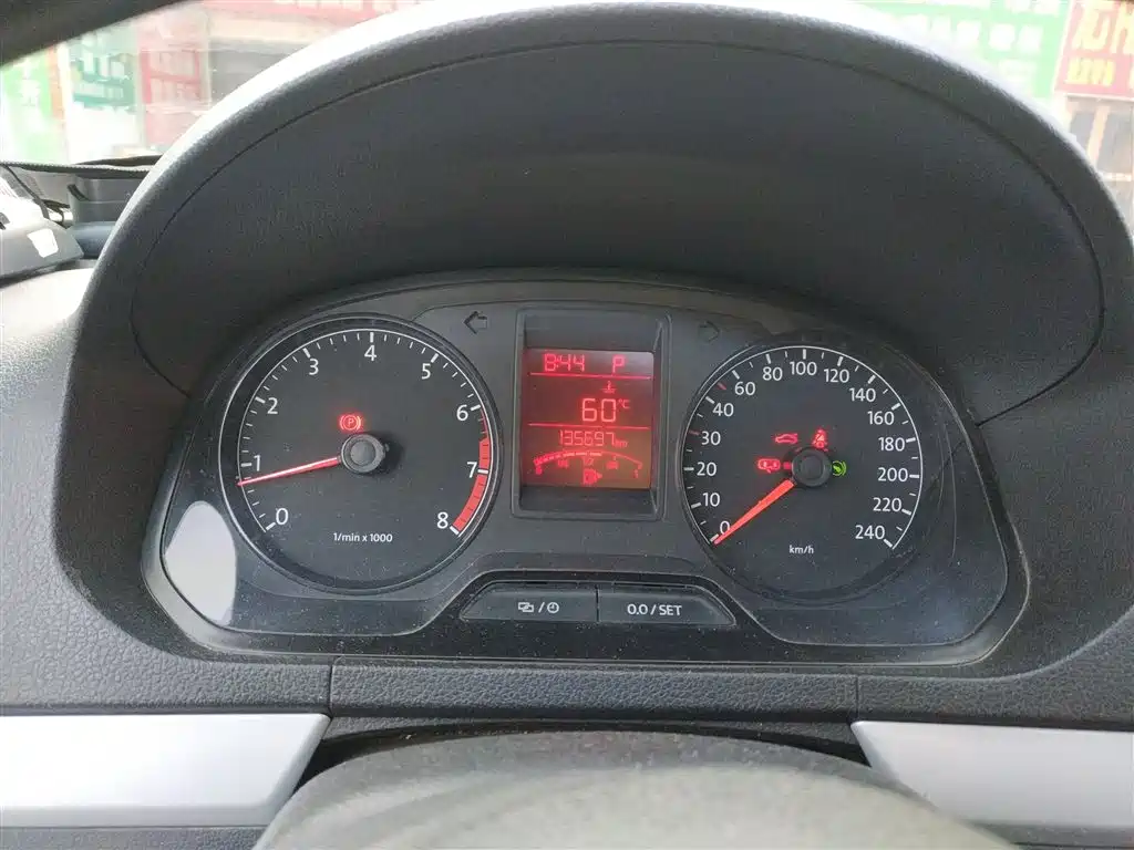 Volkswagen Jetta 2013 1.6L Automatic Comfort фото 4