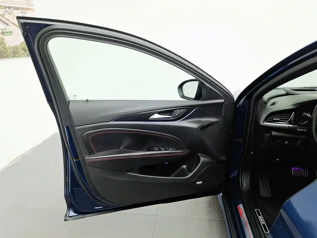 Buick Regal 2017 GS 28T Luxury Type фото 8