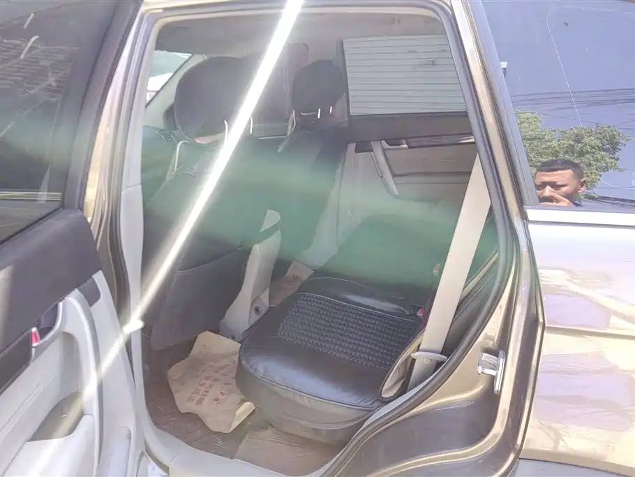 Chevrolet Captiva 2015 2.4L 2WD Urban Edition 5-seater фото 11