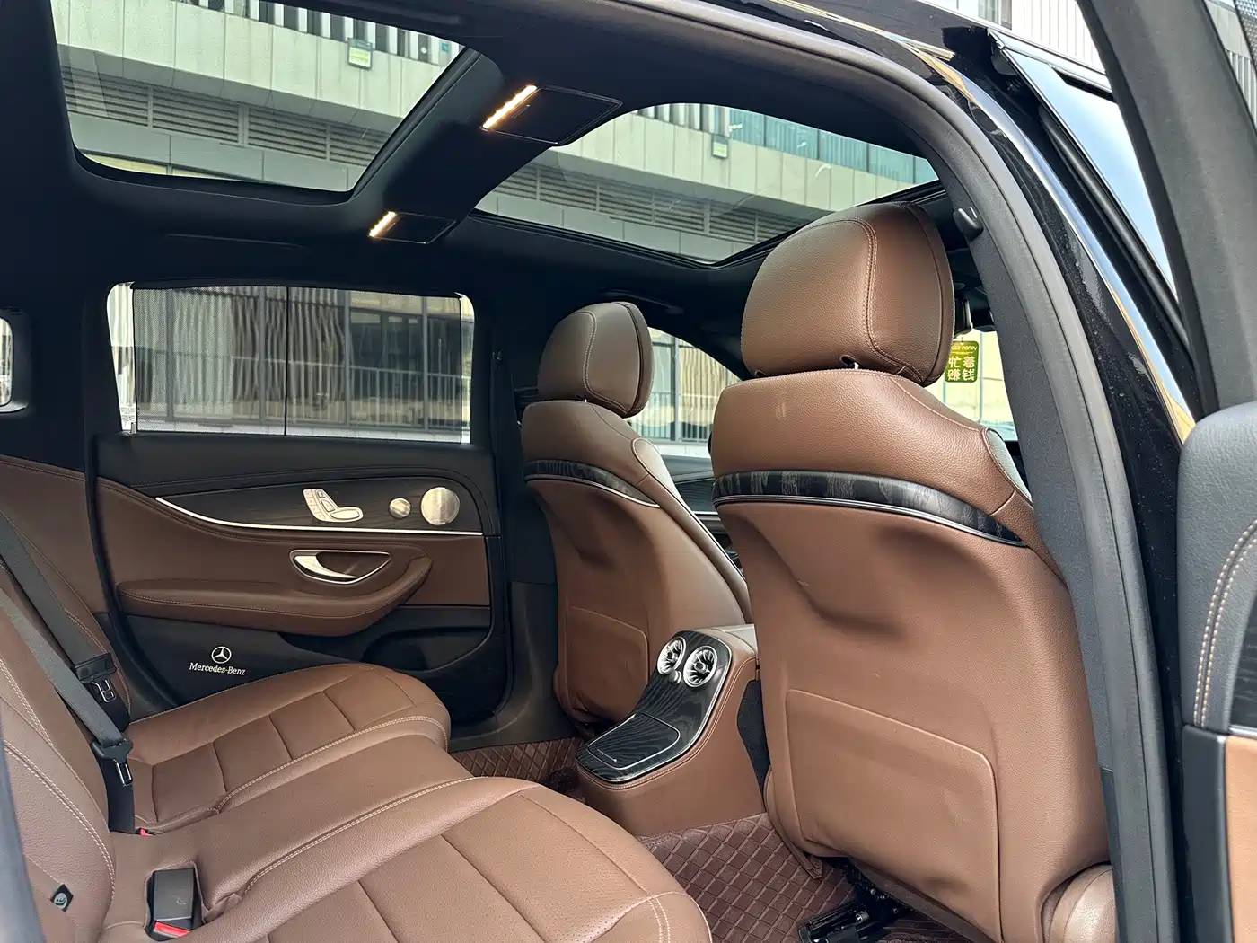 Mercedes-Benz E-Class 2022 E 300 L Sport Luxury фото 22