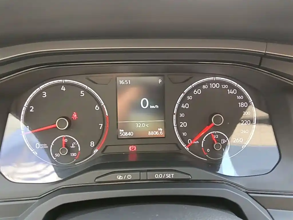 VOLKSWAGEN POLO