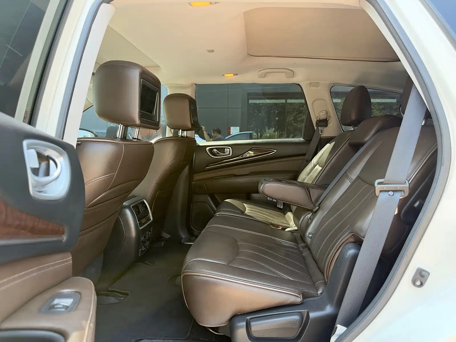 Photo 5 - Infiniti QX60 (Import)
