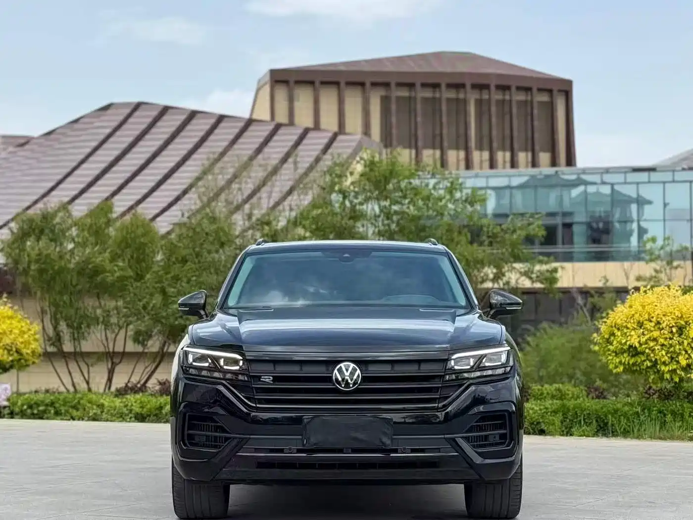 Volkswagen Touareg 2022 3.0TSI Rui Xiang Edition Gloss Black Sport Package фото 2