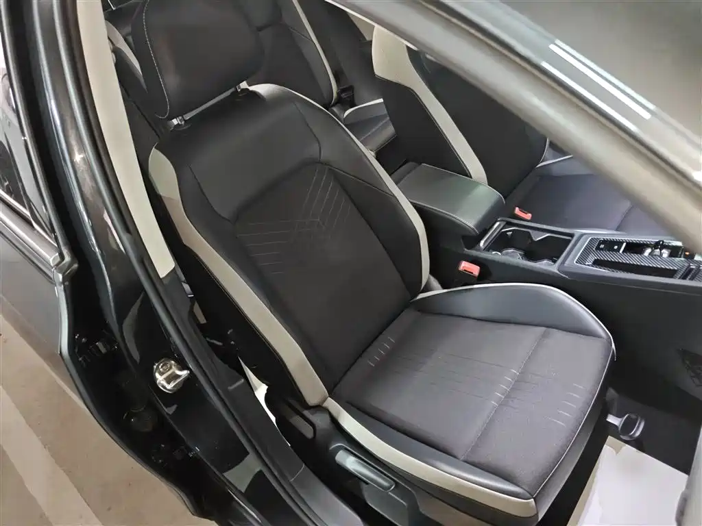 Volkswagen Golf 2021 280TSI DSG Pro фото 20