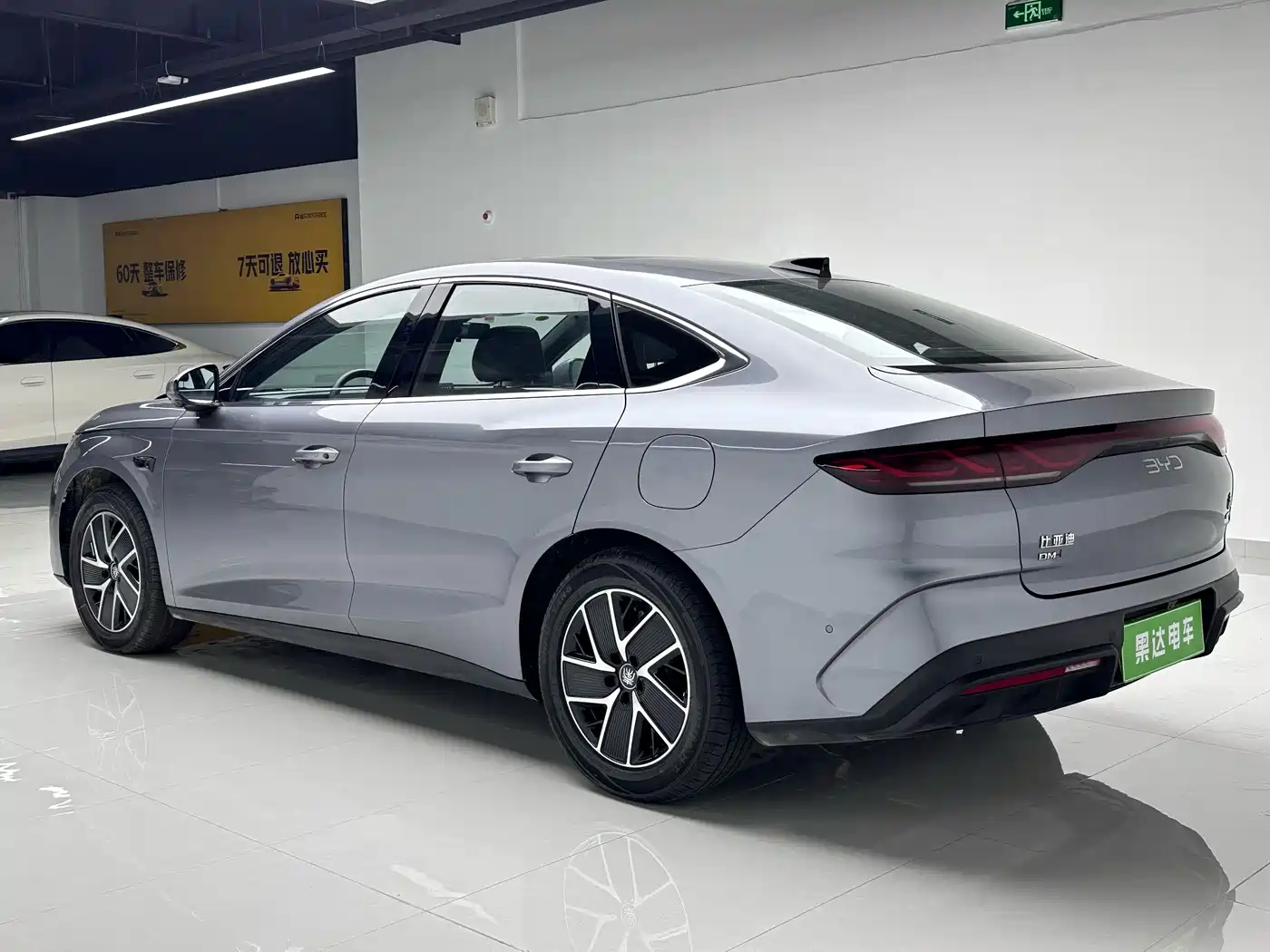 BYD Qin L 2025 DM-i Smart Drive Edition 120KM Surpassing фото 6