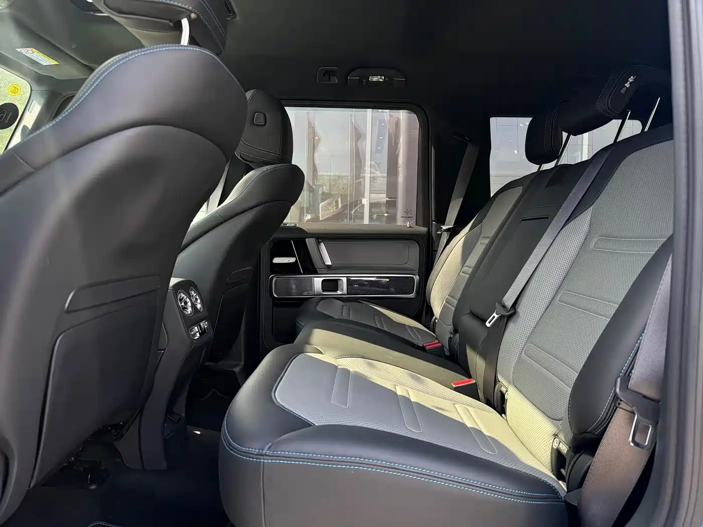Mercedes-Benz G-Class New Energy 2025 G580 Launch Special Edition фото 10