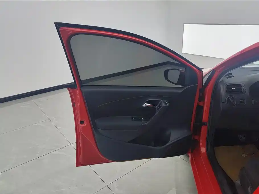 Volkswagen Polo 2016 1.4L Manual Trend фото 7
