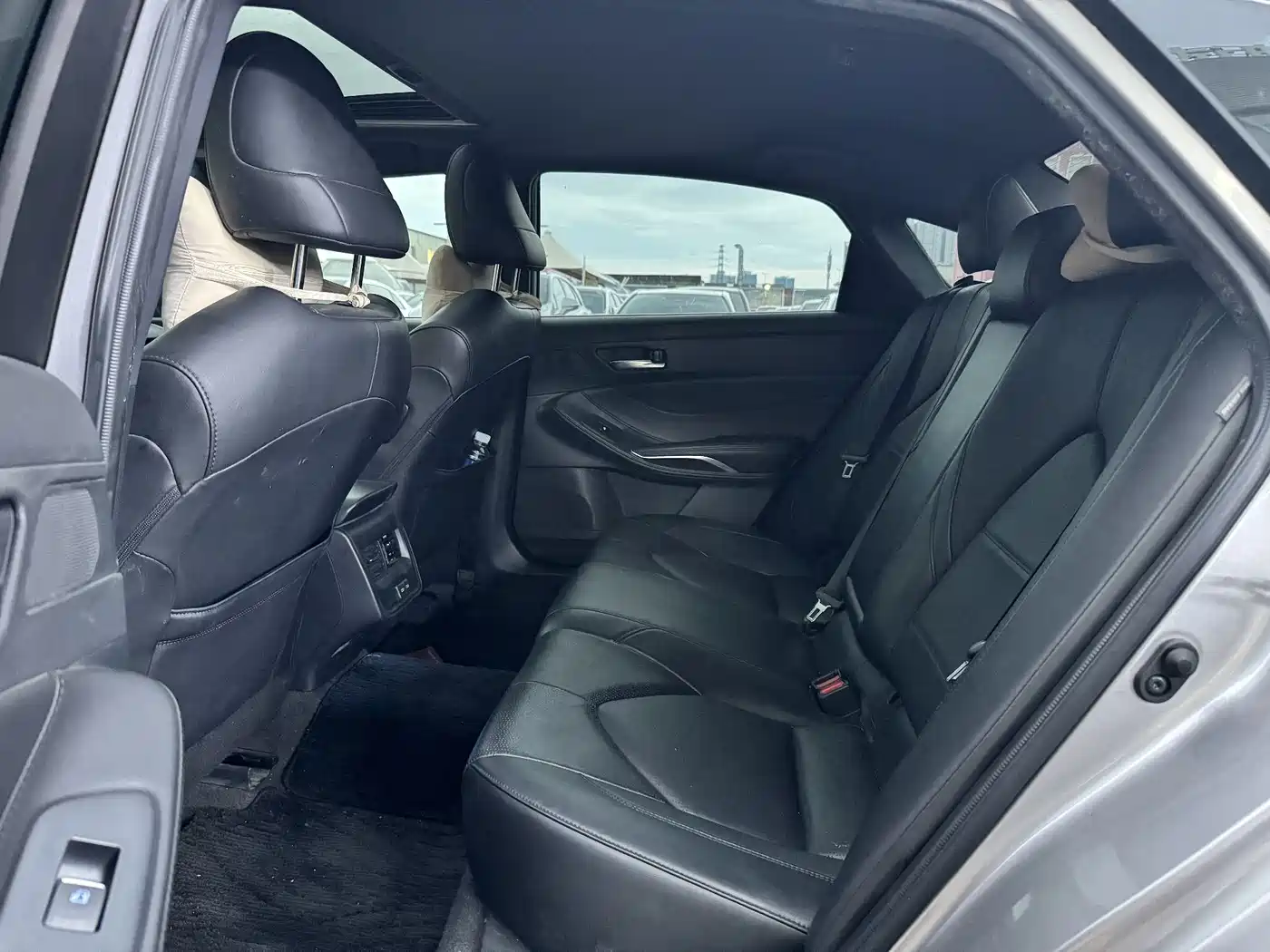Toyota Avalon 2022 2.5L Luxury Edition фото 10