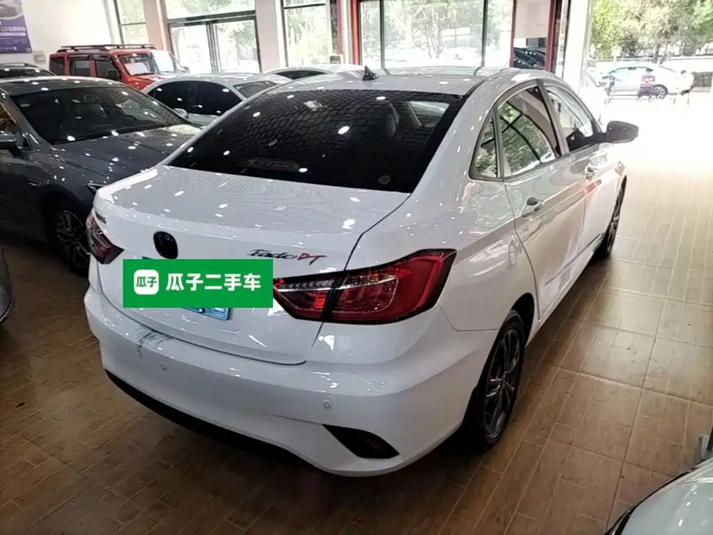 Фото 7 - Changan Eado DT