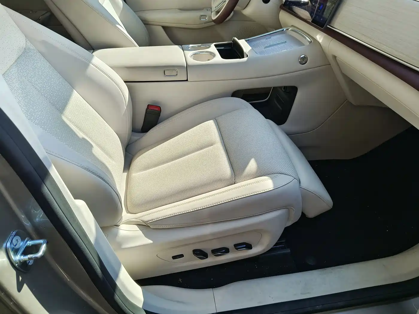 Voyah Courage 2025 2025 Model 2WD Huawei Qiankun Edition
