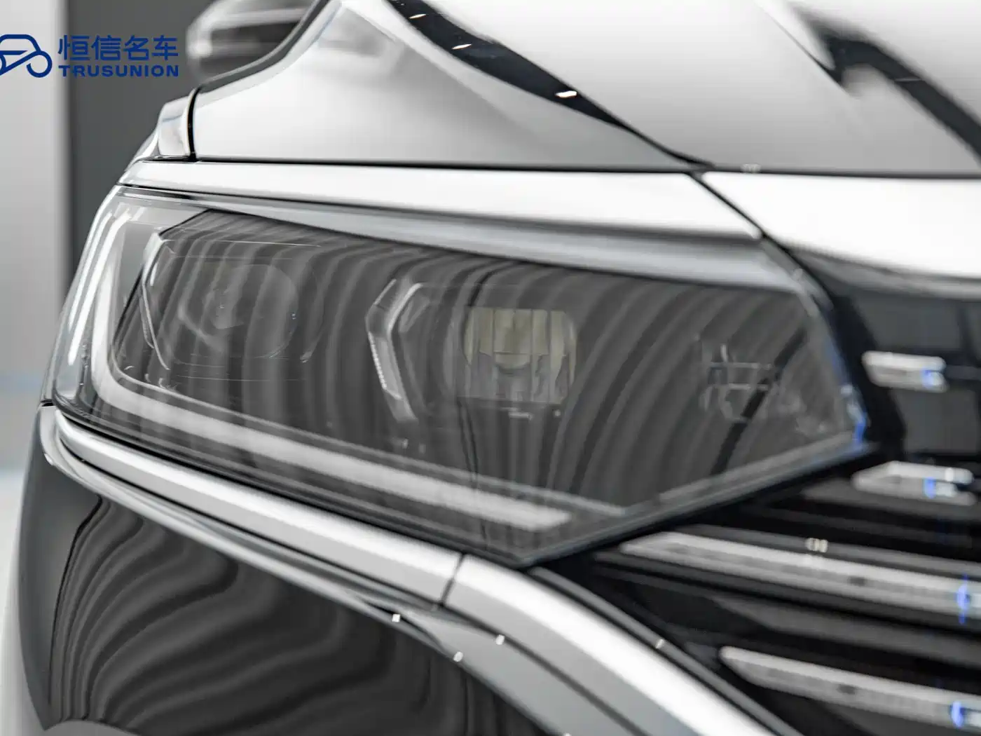 Volkswagen Passat 2026 Outstanding Edition 330TSI Starlight Elite Version фото 10