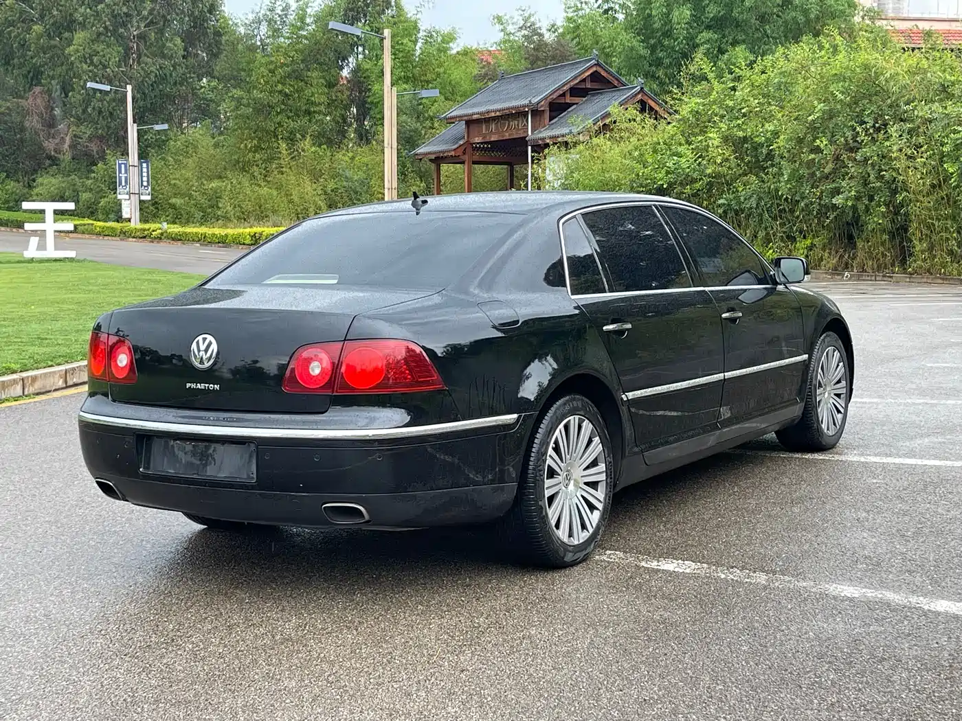 Volkswagen Phaeton 2009 Model 4.2L V8 4-seat Extended Executive Edition фото 7