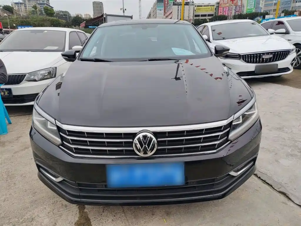 Volkswagen Passat 2017 330TSI DSG Prestige фото 3