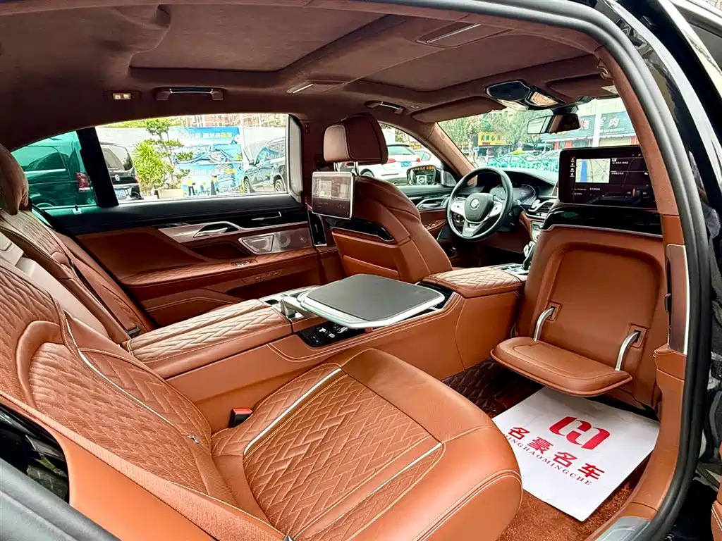 BMW 7 Series 2019 Facelift 740Li xDrive Executive Luxury Package фото 12