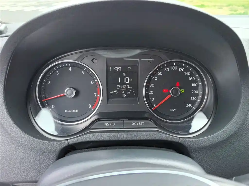 Volkswagen Polo 2014 1.6L Cross Polo Automatic фото 9