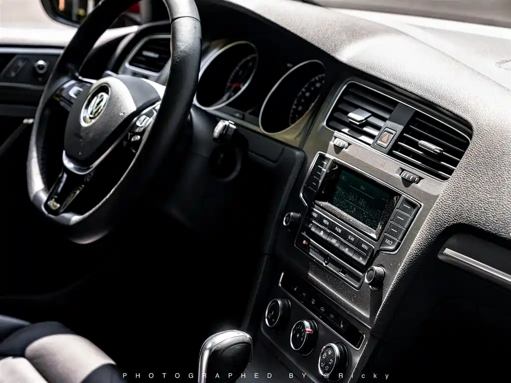 Volkswagen Golf 2015 1.4TSI Automatic Luxury фото 5