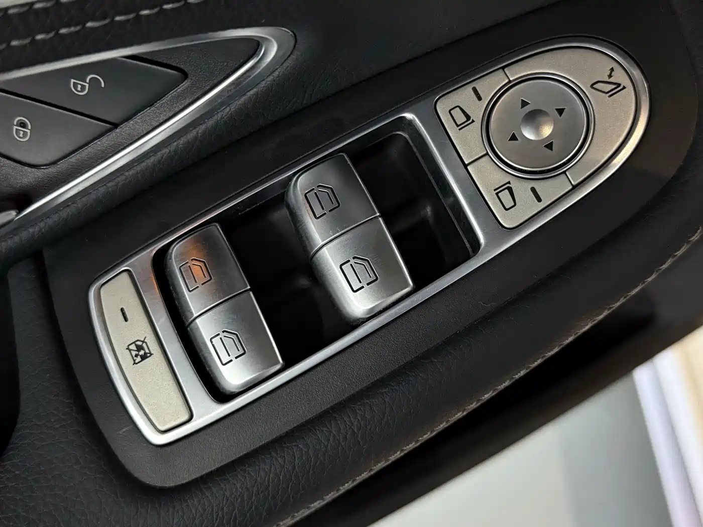 Mercedes-Benz C-Class 2015 Facelift C 180 L Sport фото 13