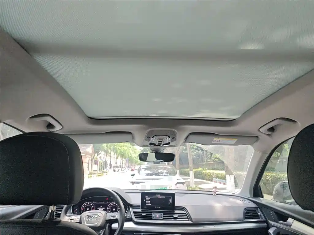 Audi Q5L 2020 Facelift 40 TFSI Honor Fashion фото 14