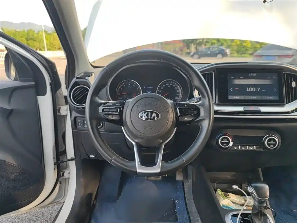 Kia KX1 2019 1.4L Automatic Fun Edition China VI фото 3