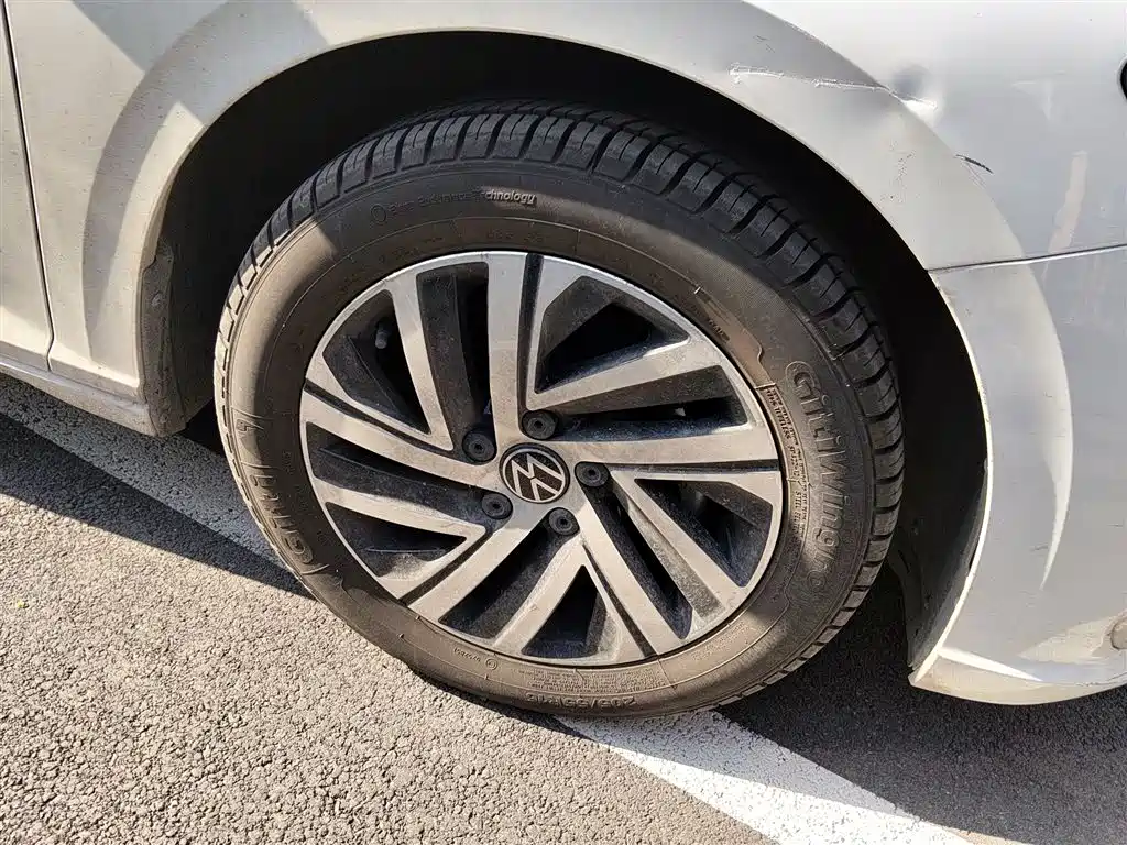 Volkswagen Lavida 2023 1.5L Auto Five Million Edition фото 25