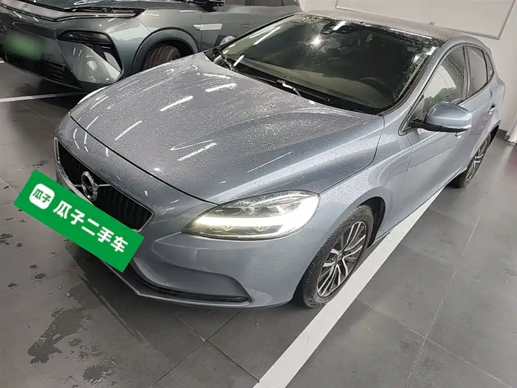 Volvo V40 2019 2019 T3 Momentum