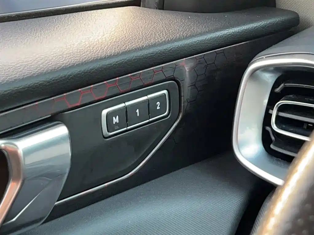 Lynk & Co 01 2019 2.0T AWD Pro Edition China V фото 25
