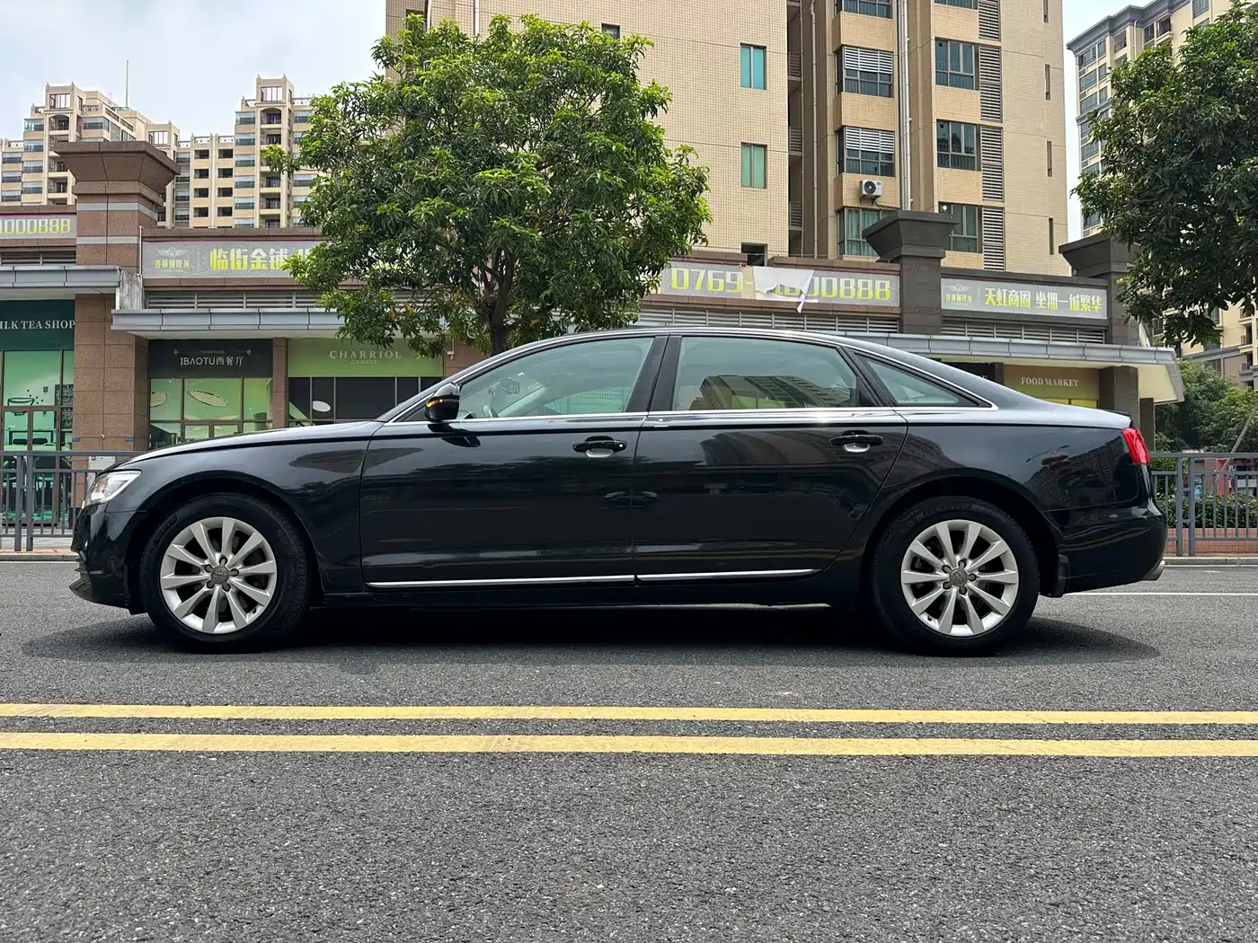 Фото 8 - Audi A6L