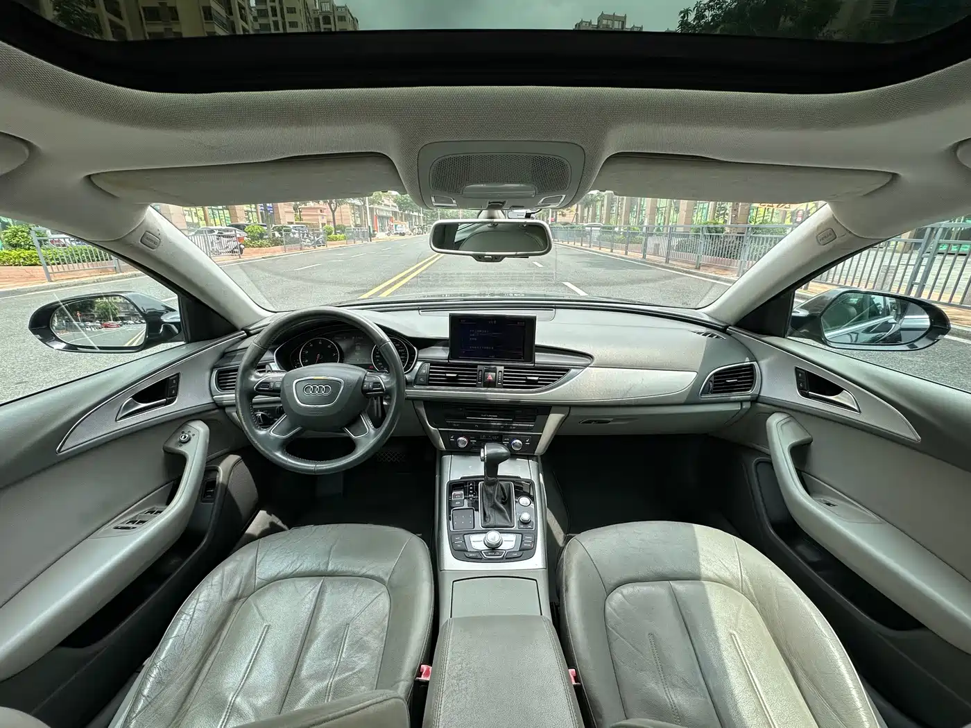 Фото 9 - Audi A6L