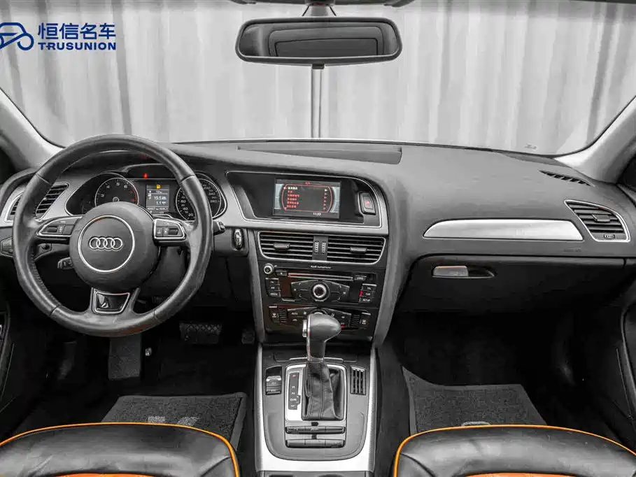 Фото 13 - Audi A4L