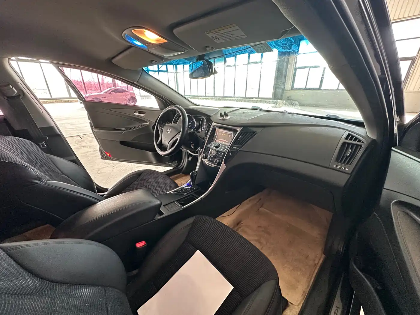 Hyundai Sonata 2011 2.0L Auto Leading Edition фото 16