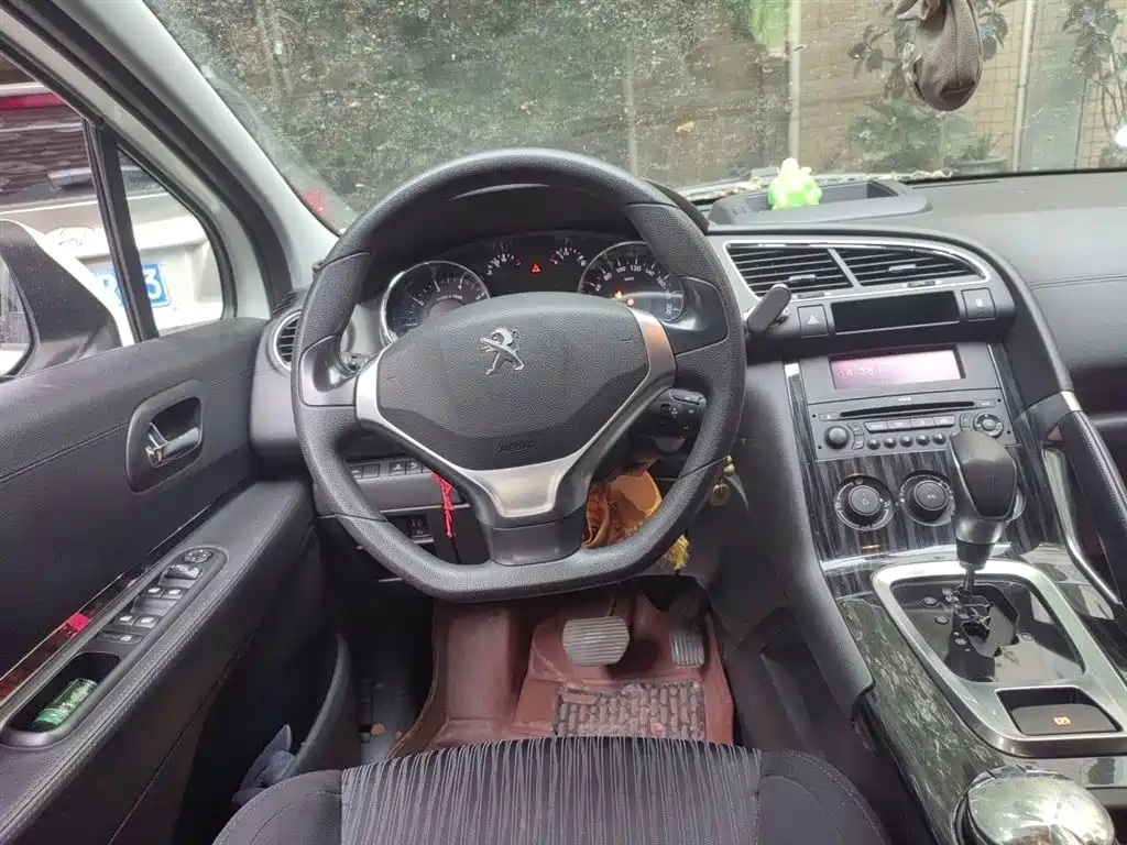 Peugeot 3008 2015 2.0L Automatic Classic Edition фото 6