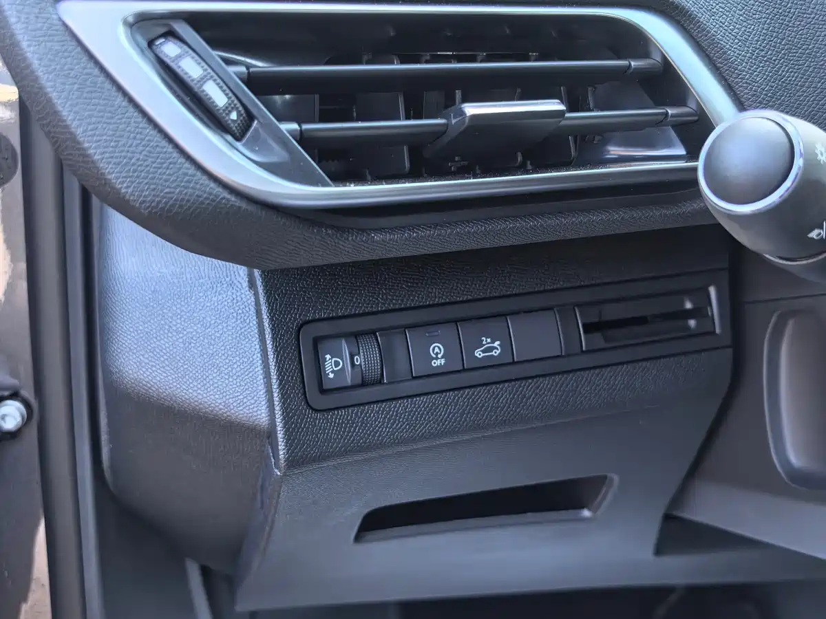Peugeot 5008 фото 15