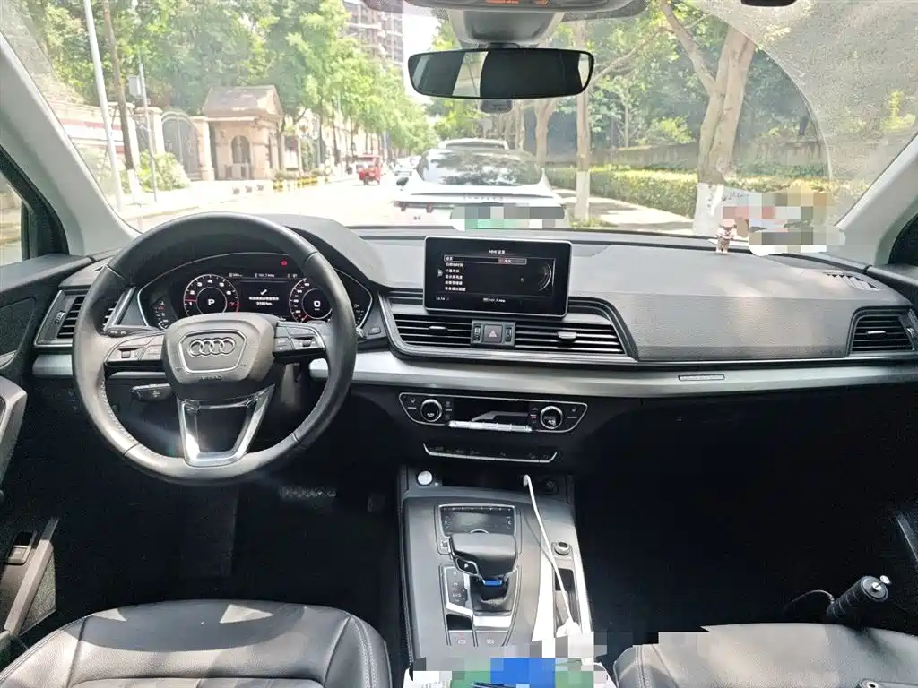 Audi Q5L 2020 Facelift 40 TFSI Honor Fashion фото 5