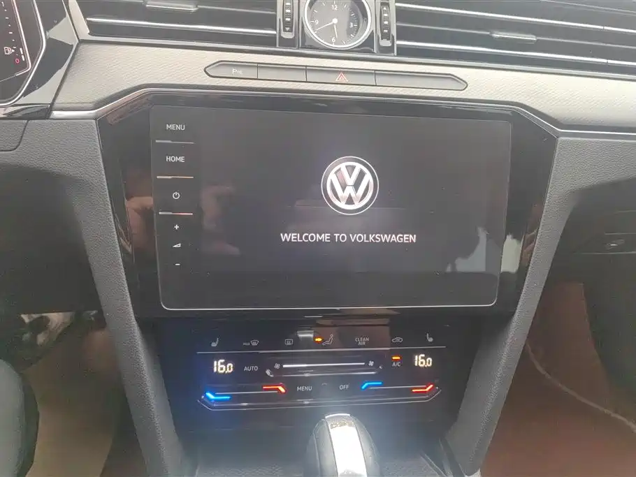 Volkswagen Magotan 2020 330TSI DSG Luxury фото 13