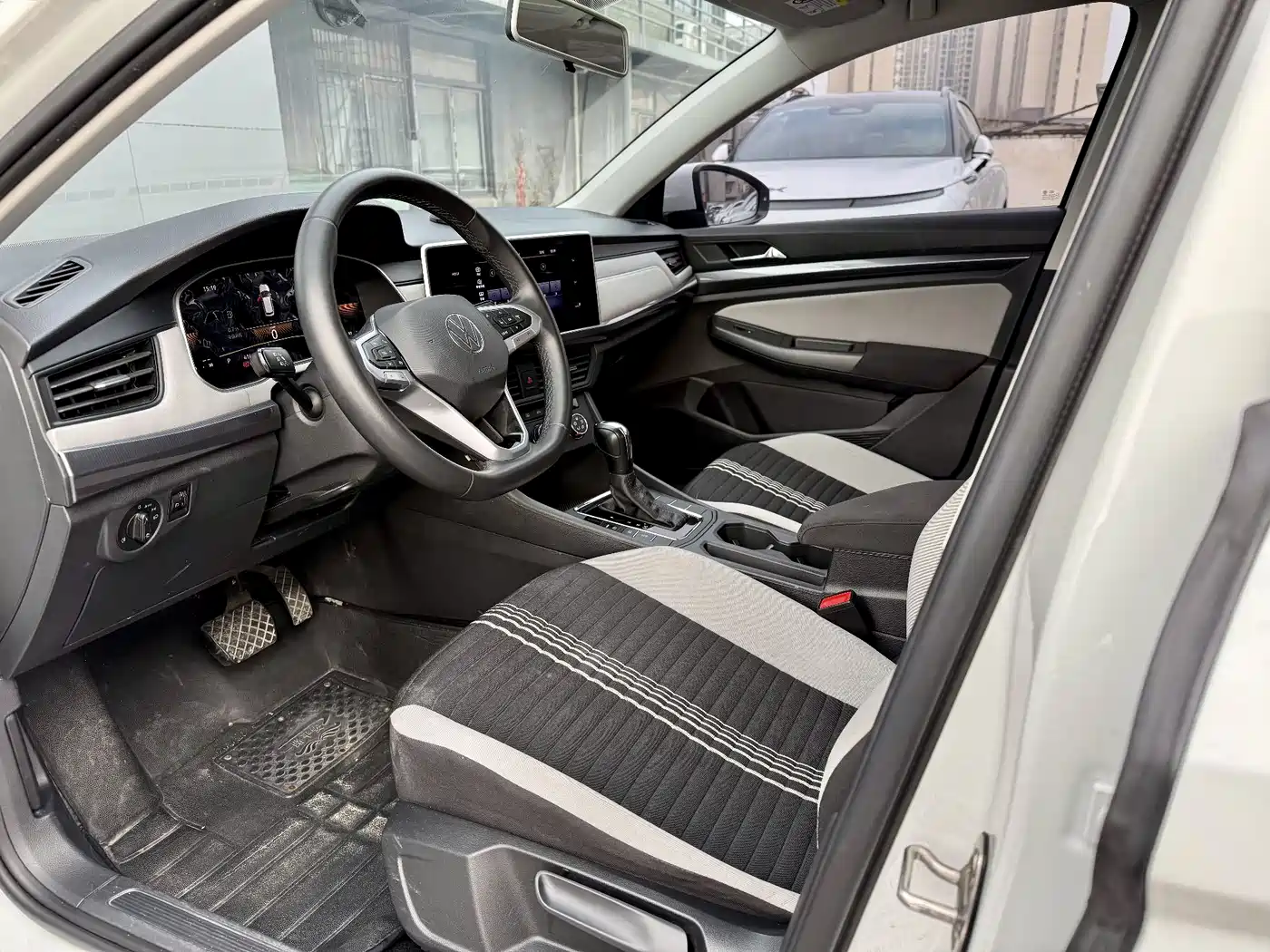 Volkswagen Bora 2024 200TSI DSG Smooth Ride Edition фото 7