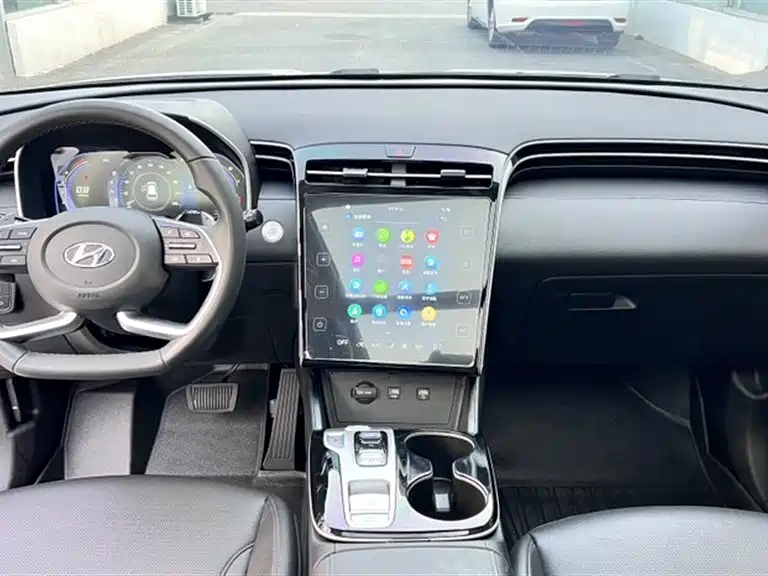 Hyundai Tucson 2023 Tucson L 1.5T Automatic 2WD DLX Luxury Edition фото 18