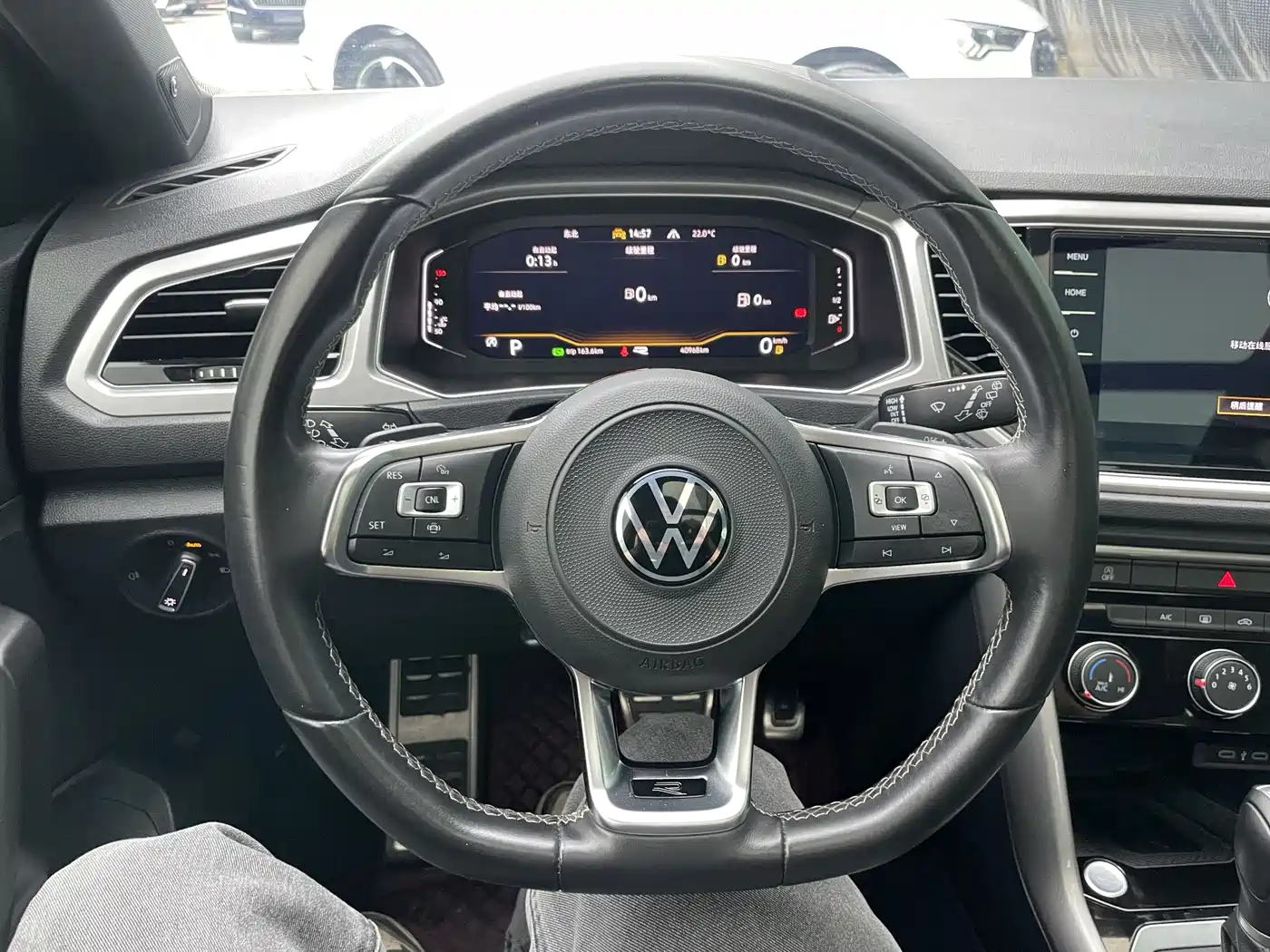 VOLKSWAGEN T ROC EXPLORING SONGS