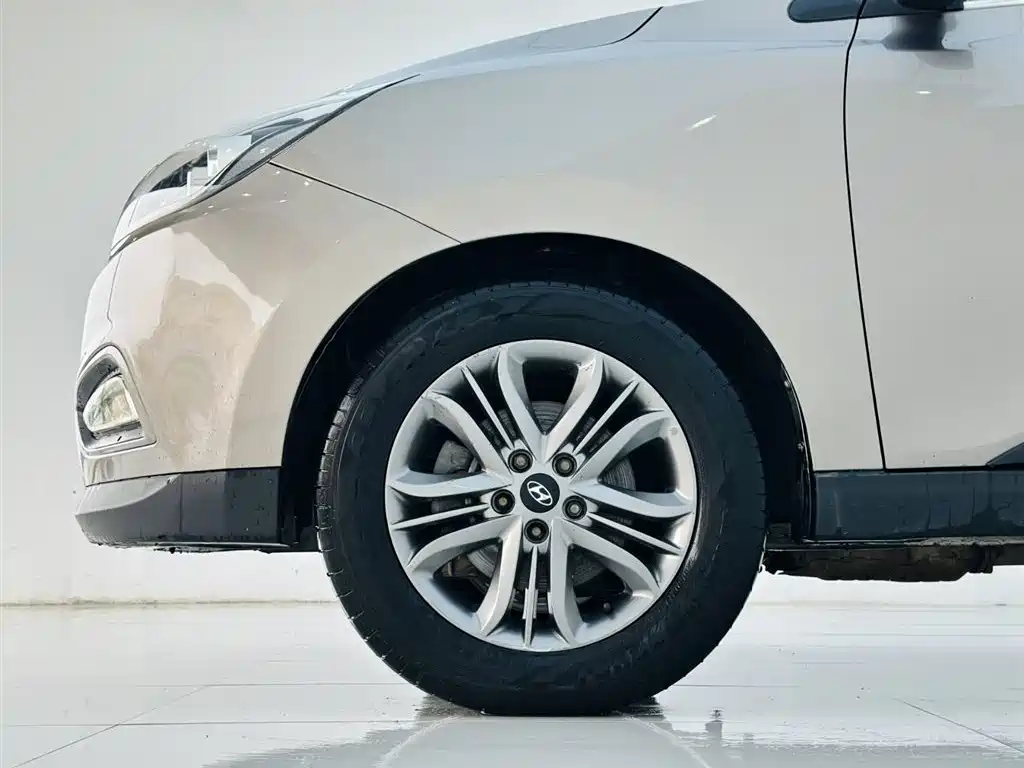 Hyundai Beijing Hyundai ix35 2013 2.0L Auto 2WD Smart GLS China IV фото 9
