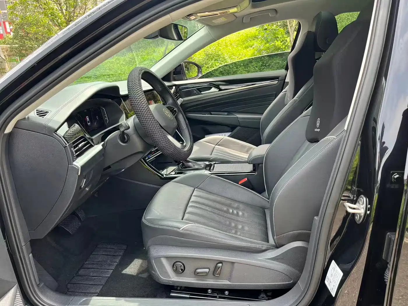 Volkswagen Passat 2023 Facelift 330TSI Starlight Elite Edition фото 4