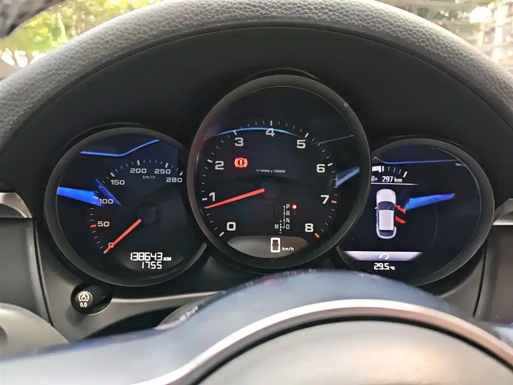 Porsche Macan 2017 Macan 2.0T фото 12